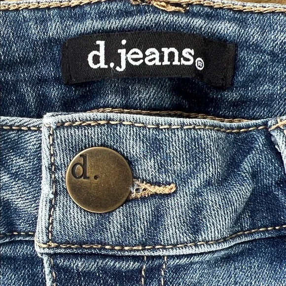 d. jeans Capri Jeans - Picture 2 of 7